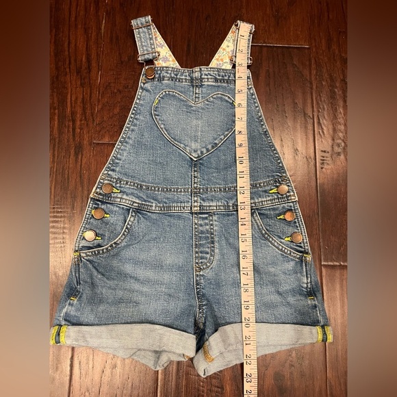 Mini Boden Denim Heart Pocket Short Overalls 7-8 yrs - Picture 5 of 6